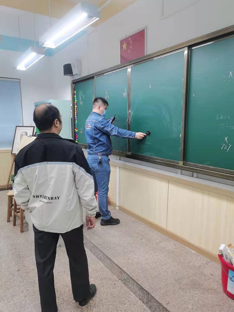 廣州市瑤臺(tái)小學(xué)LED教室護(hù)眼燈項(xiàng)目改造現(xiàn)場(chǎng)